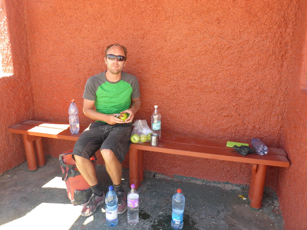 Happy cyclists who just got lots of drinking water!